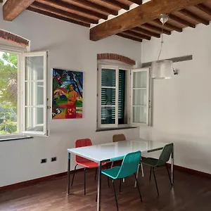  Apartment Under The Tower Italy